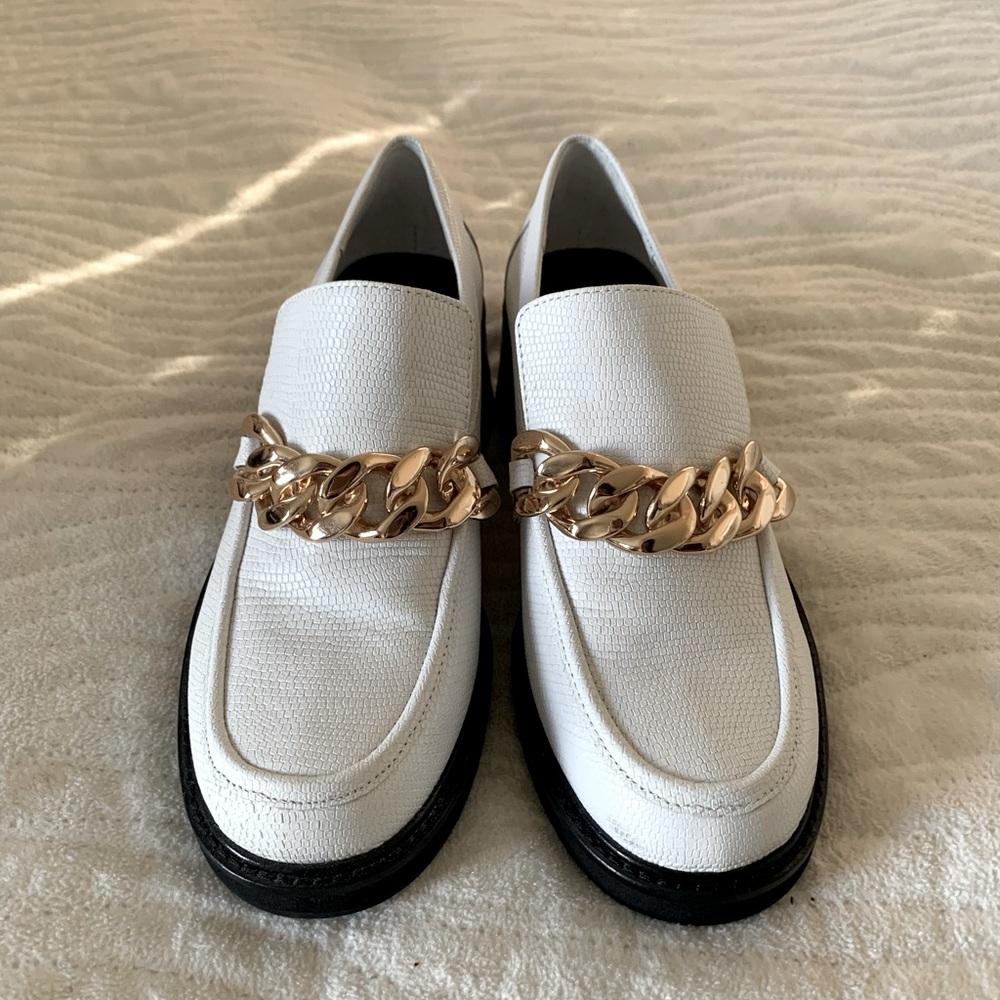 Lizard print loafer size 7